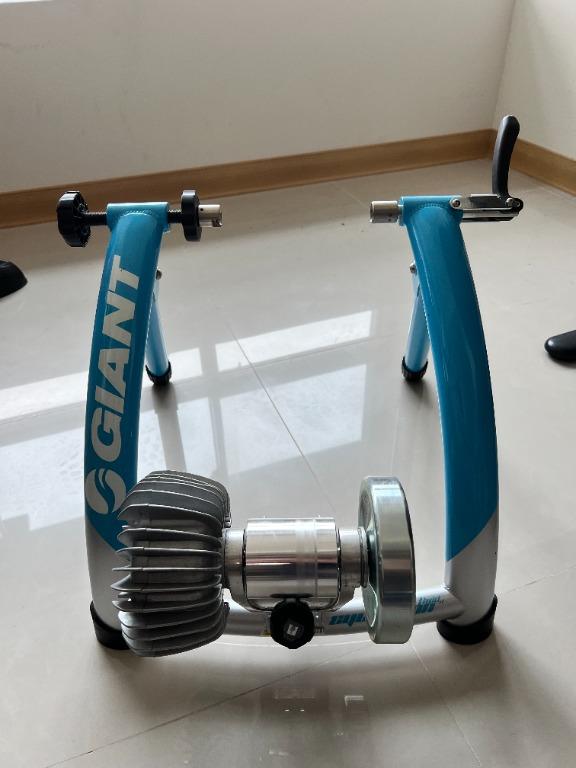 Giant hotsell home trainer