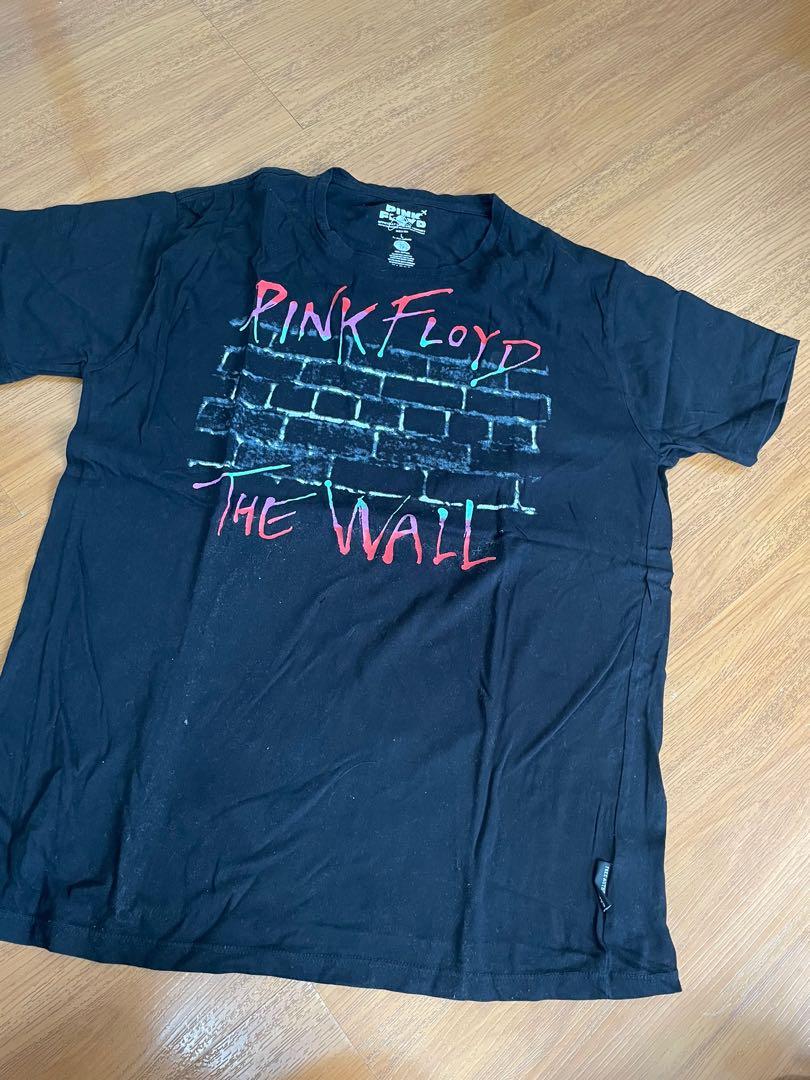 Black Pink Floyd The Wall Shirt Large (Category: Tshirts & Polo Shirts ) located in Cainta. Submitted by danicap__ (Listing ID 1141208496, Image 2). Description: Black Pink Floyd The Wall Shirt in Large 100% Cotton shirt is Free Authority Condition - 8/10 Perfect for casual wear 🤘.