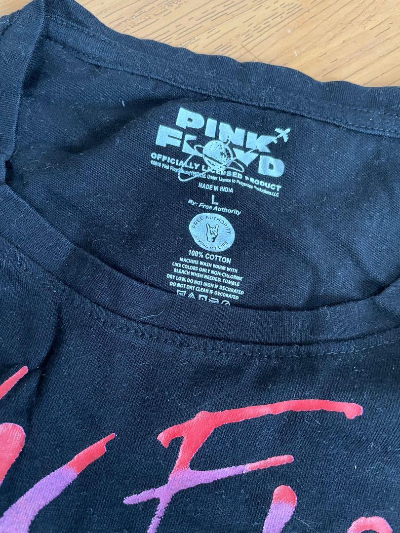 Black Pink Floyd The Wall Shirt Large (Category: Tshirts & Polo Shirts ) located in Cainta. Submitted by danicap__ (Listing ID 1141208496, Image 1). Description: Black Pink Floyd The Wall Shirt in Large 100% Cotton shirt is Free Authority Condition - 8/10 Perfect for casual wear 🤘.