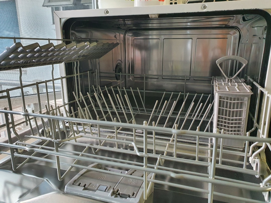 Bosch freestanding compact dishwasher, TV & Home Appliances, Kitchen