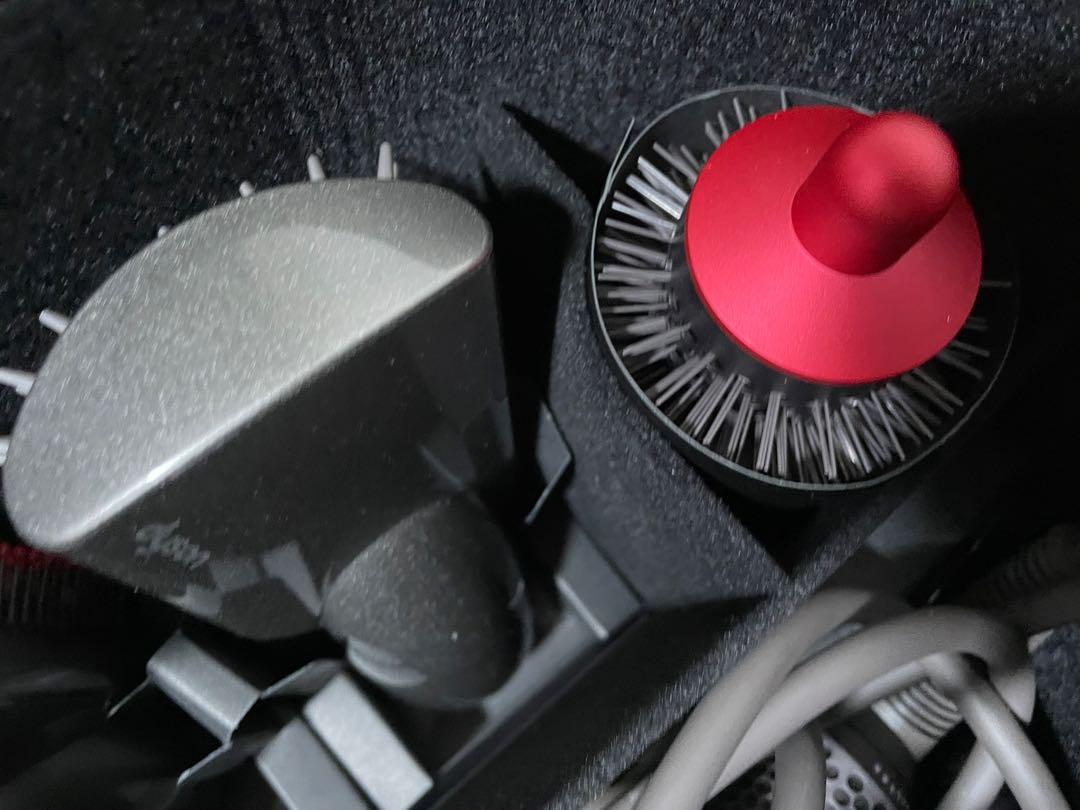 Dyson air wrap, Beauty & Personal Care, Hair on Carousell