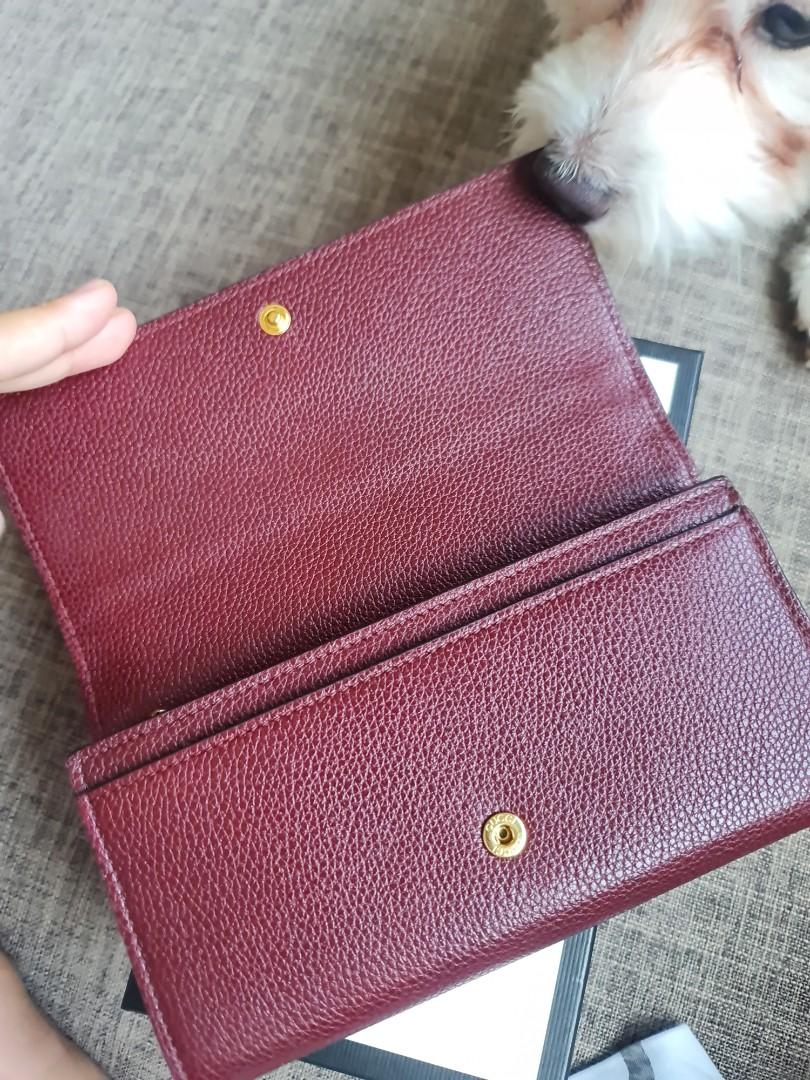 Gucci Long Wallet (Category: Luxury Bags & Wallets) located in Pasig City. Submitted by jinkookkart (Listing ID 1141187662, Image 2). Description: Bought in Gucci Edsa Shangri-la bought for ₱56k slightly used complete inclusions with box and paperbag.