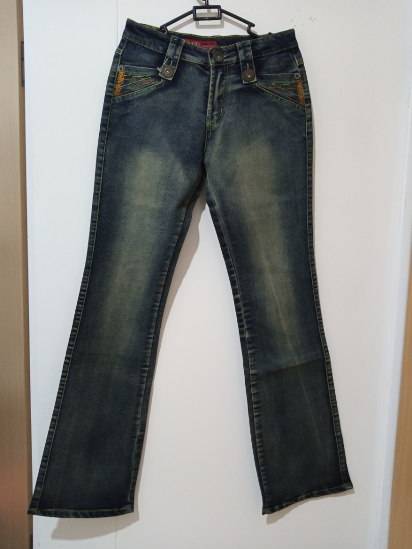 Jeans semi bootcut, Fesyen Wanita 