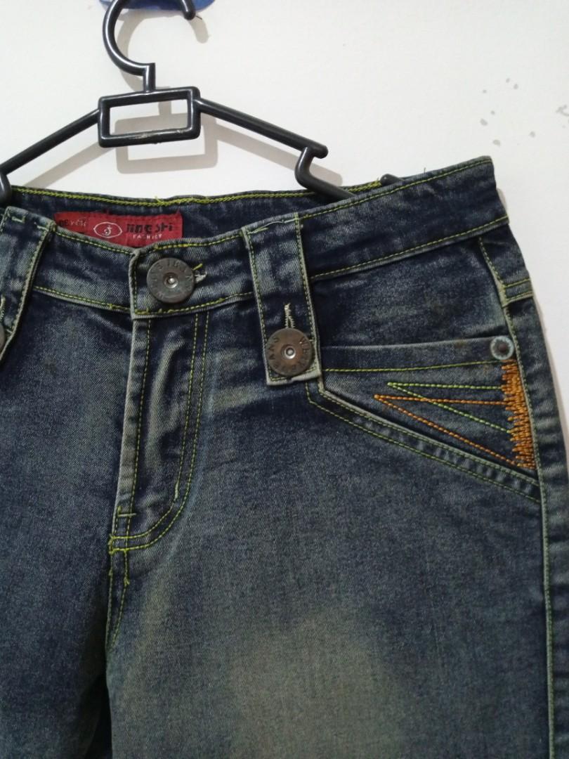 Jeans semi bootcut, Fesyen Wanita 