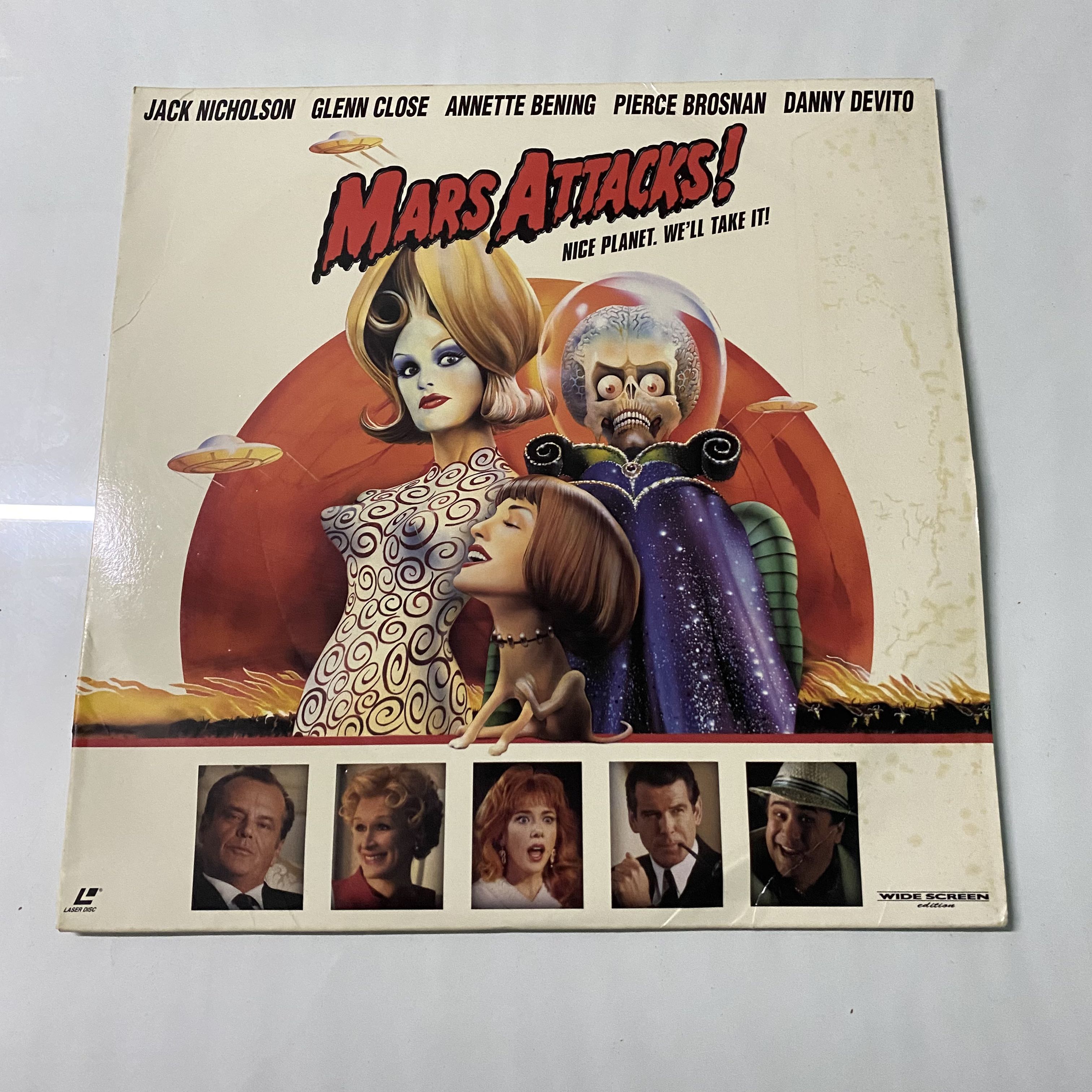 Mars Attack movie Laserdisc, Hobbies & Toys, Music & Media, CDs & DVDs