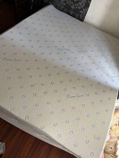 Memory foam mattress topper