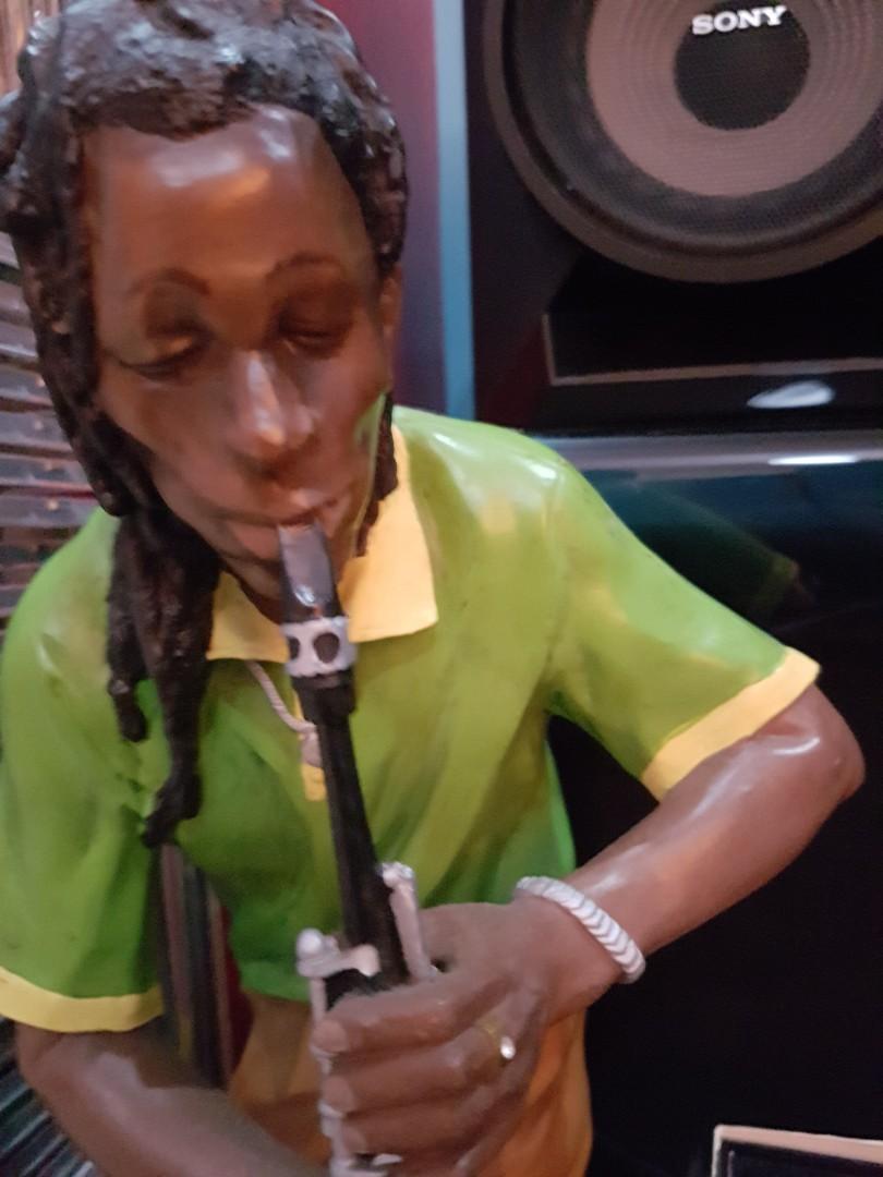 music man statue, good for.music room, Furniture & Home Living, Home