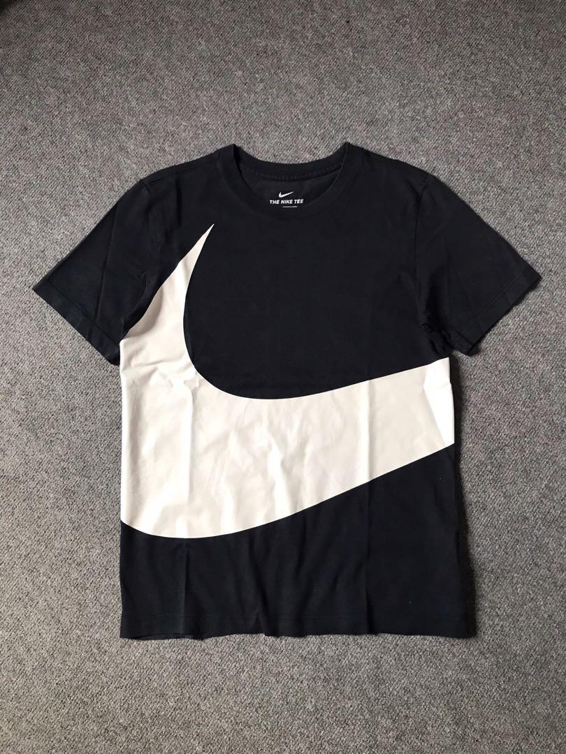 Nike big sales swoosh t shirt