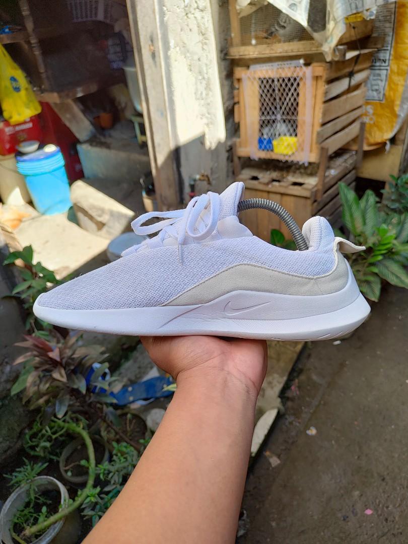 NIKE VIALE WHITE Men s Fashion Footwear Sneakers on Carousell