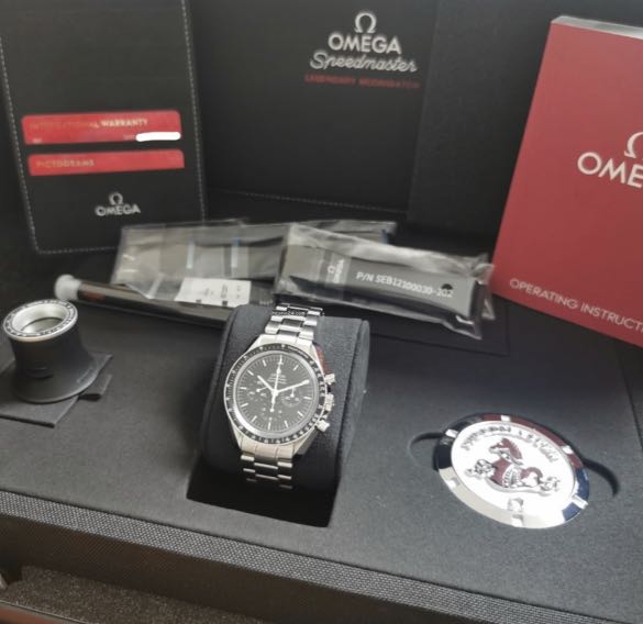 Omega Speedmaster (sapphire Moonwatch 