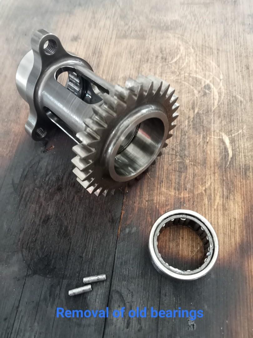 replacement-of-needle-bearings-for-intermediate-shafts-for-bmw-liquid