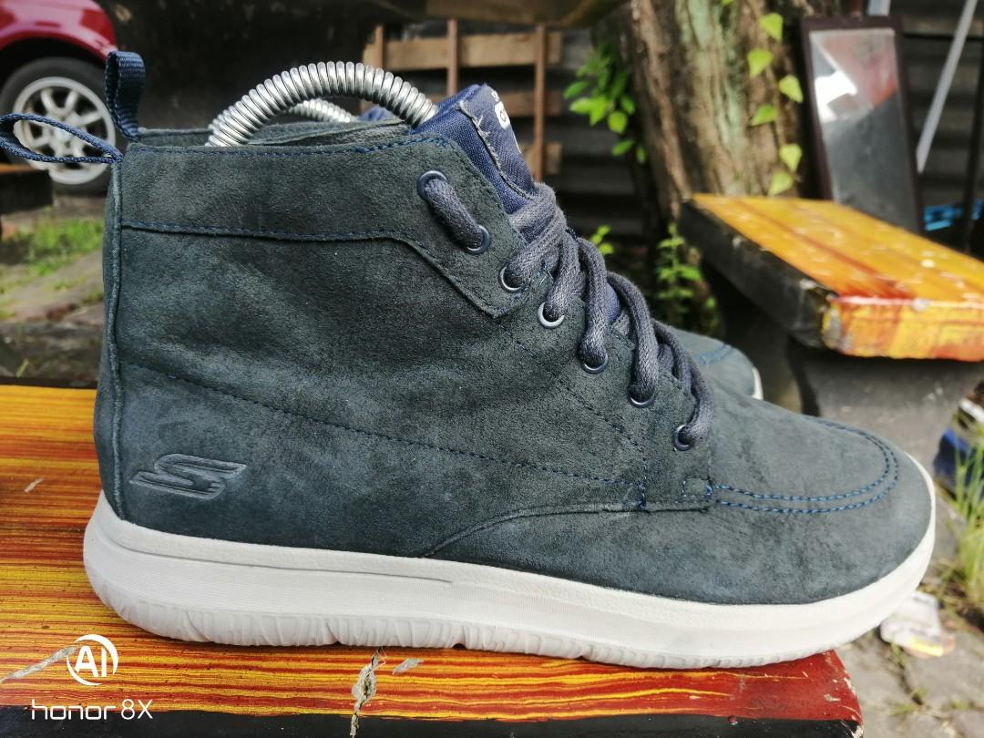 Sketchers on shop the go city