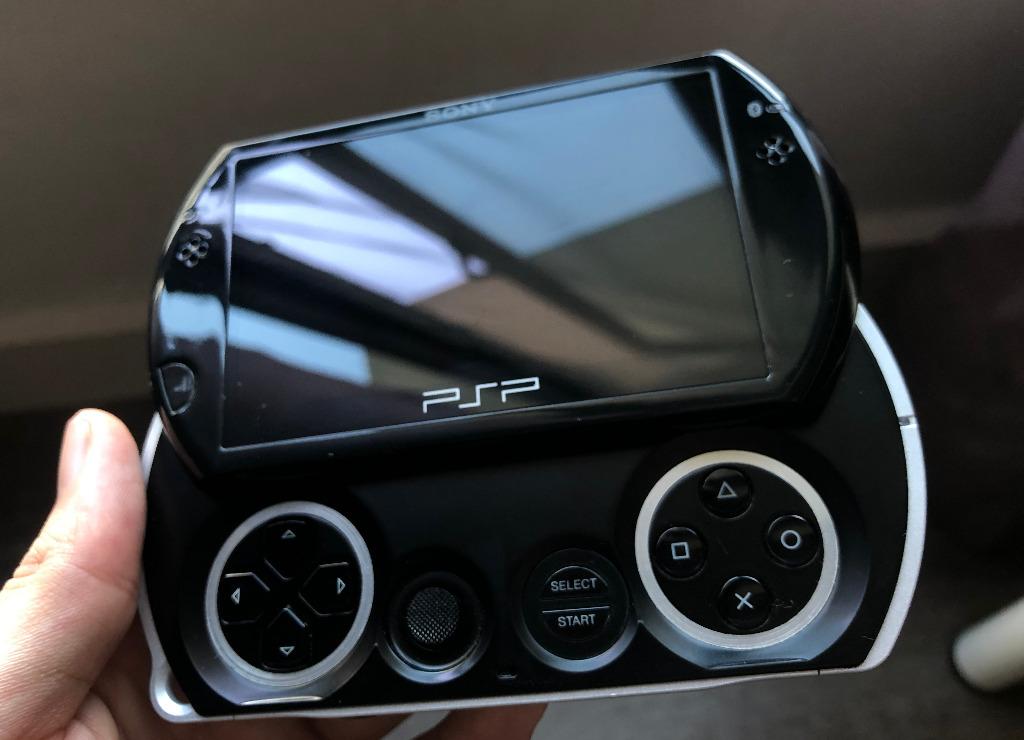 Sony PSP Go Piano Black + RARE Official Cradle Dock for TV, Video