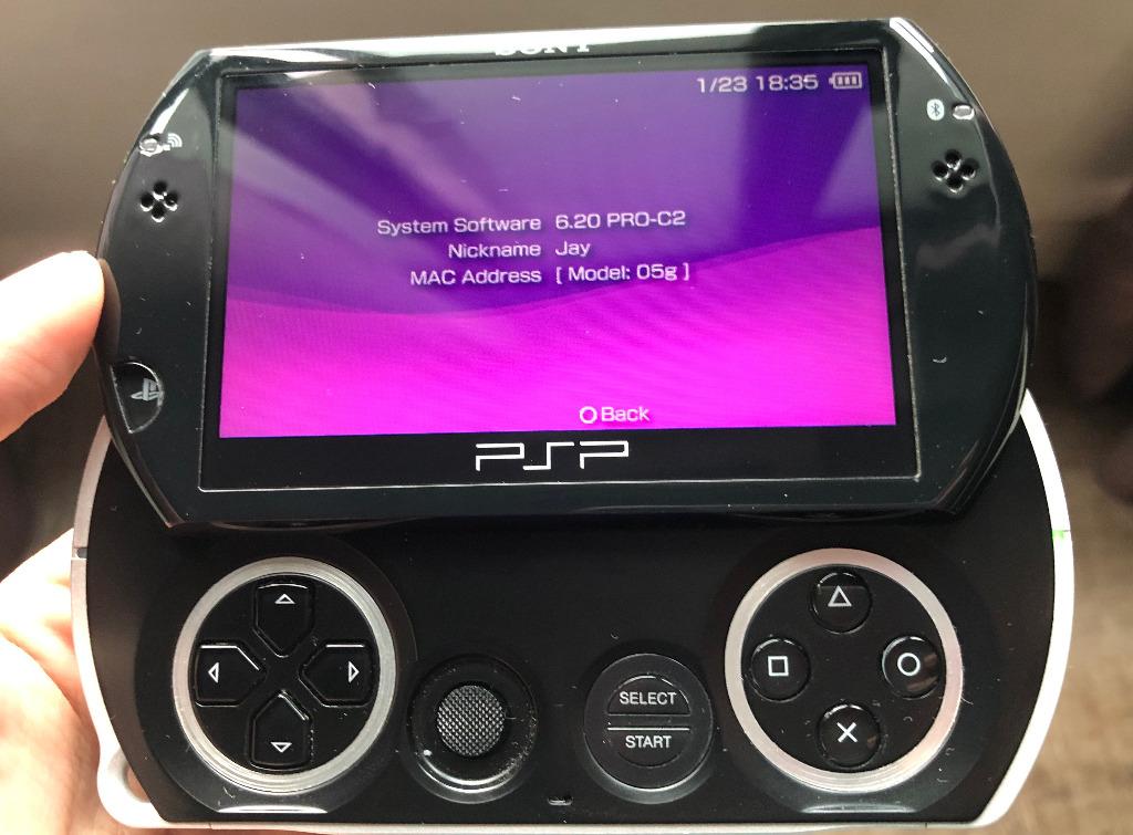 Sony PSP Go Piano Black + RARE Official Cradle Dock for TV, Video