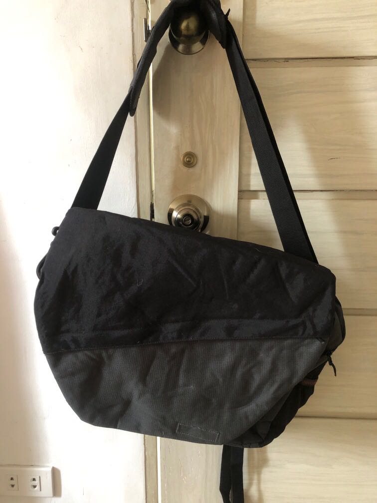 STM Australia Laptop Bag, Men's Fashion, Bags, Backpacks on Carousell