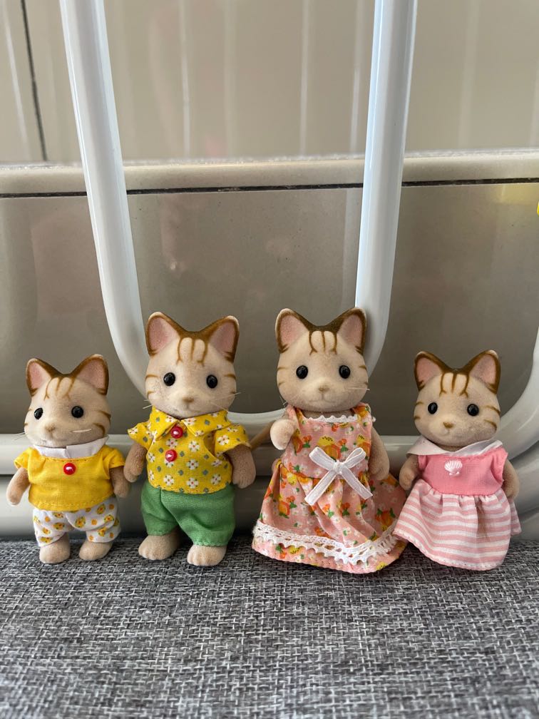 Sylvanian families striped cat family Hobbies Toys Collectibles