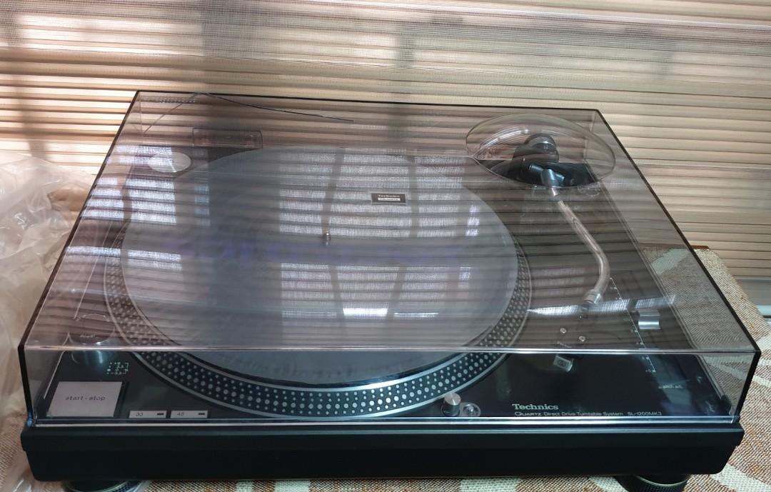 Technics SL-1200MK3 Nearmint Condition Complete (Category: Vinyls) located in Manila. Submitted by racz03 (Listing ID 1141169820, Image 2). Description: Technics SL-1200MK3 Complete with Headshell & cart. stylus, Dustcover, Slipmat, Rubbermat, 45rpm adapter. in Nearmint Condition.