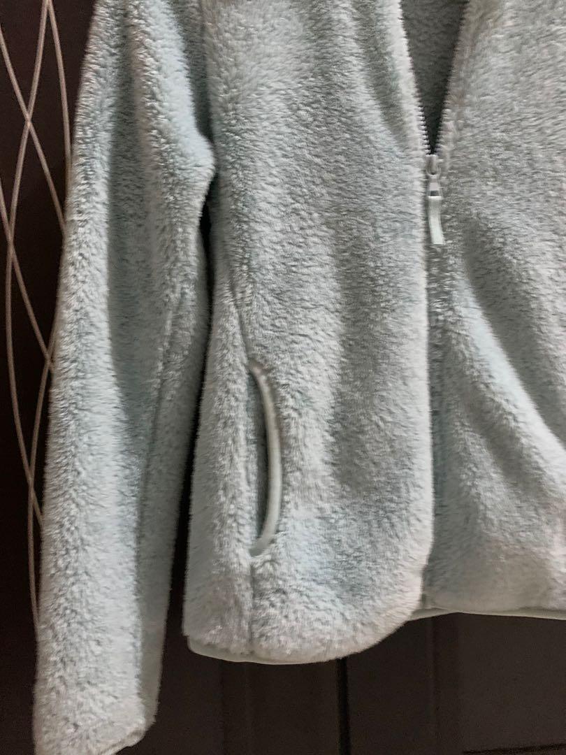 uniqlo fuzzy coat