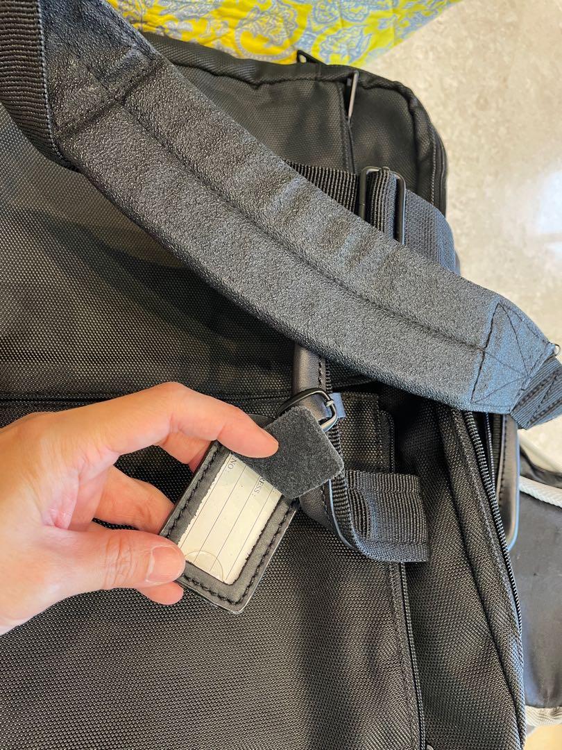 UNIQLO laptop bag, Men's Fashion, Bags, Briefcases on Carousell