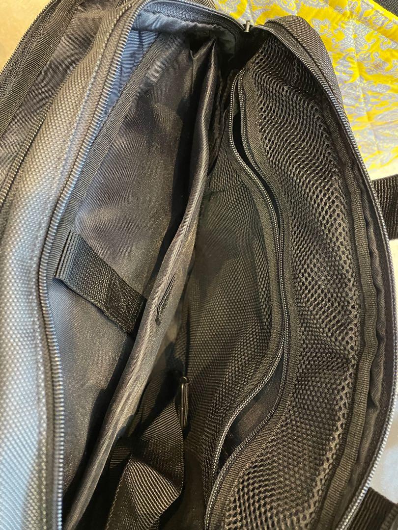 UNIQLO laptop bag, Men's Fashion, Bags, Briefcases on Carousell