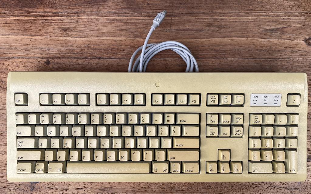 Apple Design Keyboard for Macintosh IIgs ADB Apple Desktop Bus Mac Vintage M2980 