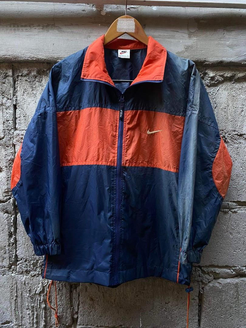 Nike store windbreaker large