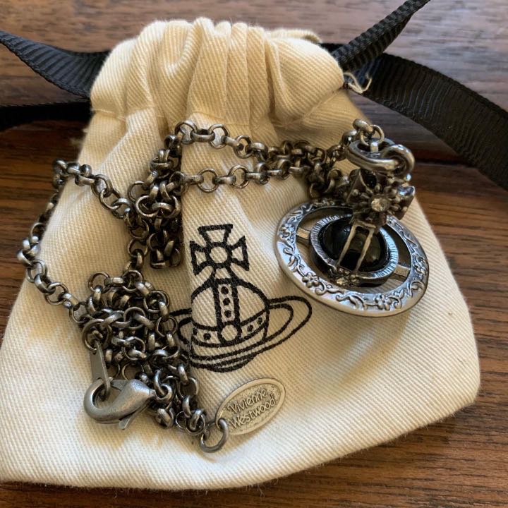 Vivienne westwood orb necklace