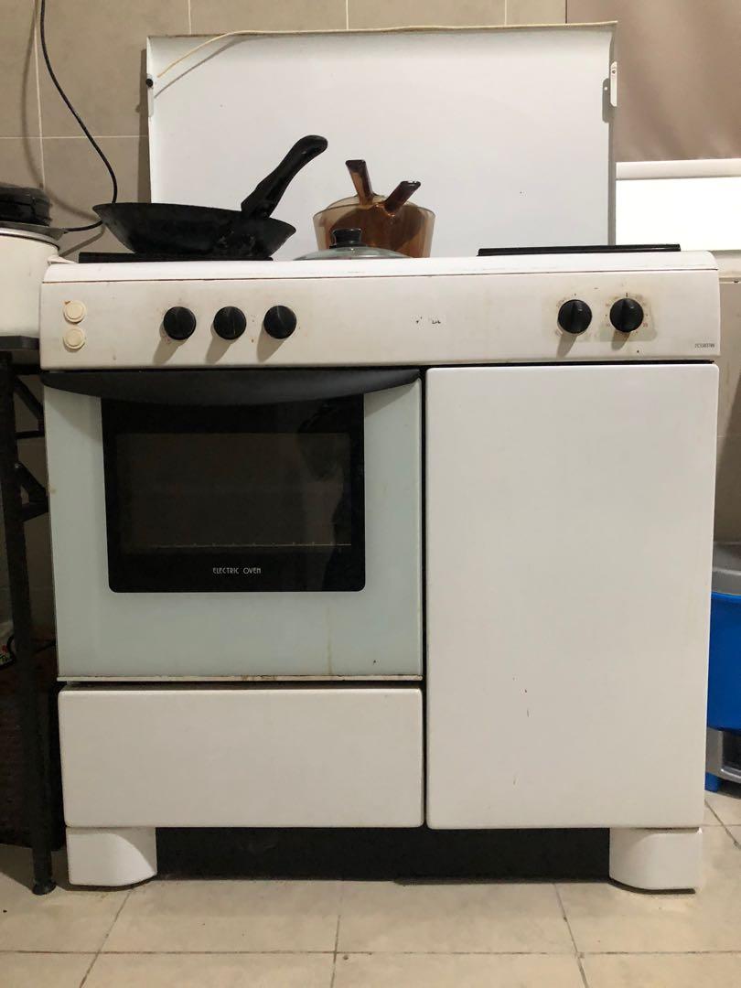 Zanussi free standing stove & oven, TV & Home Appliances, Kitchen