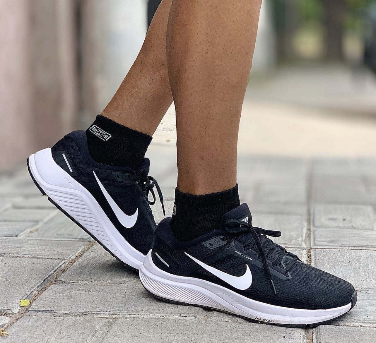 男裝現貨) Nike Zoom 24, 鞋, 波鞋- Carousell