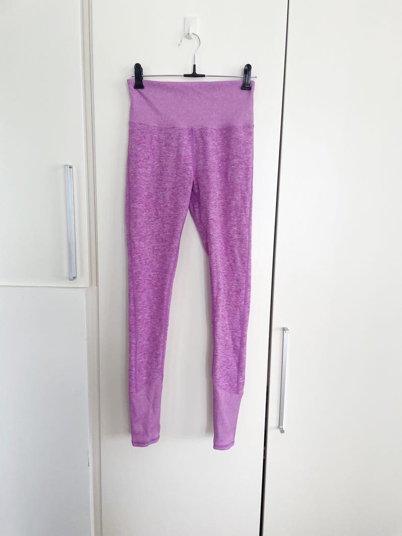 ALO Alosoft lounge high-rise legging (Category: Activewear) located in Singapore. Submitted by kiyora01 (Listing ID 1144697301, Image 3). Description: Very soft. Like new. .
