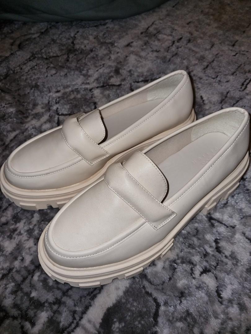 UNISEX ASOS WIDE FIT CHUNKY LOAFER (CREAM), Women's Fashion, Footwear