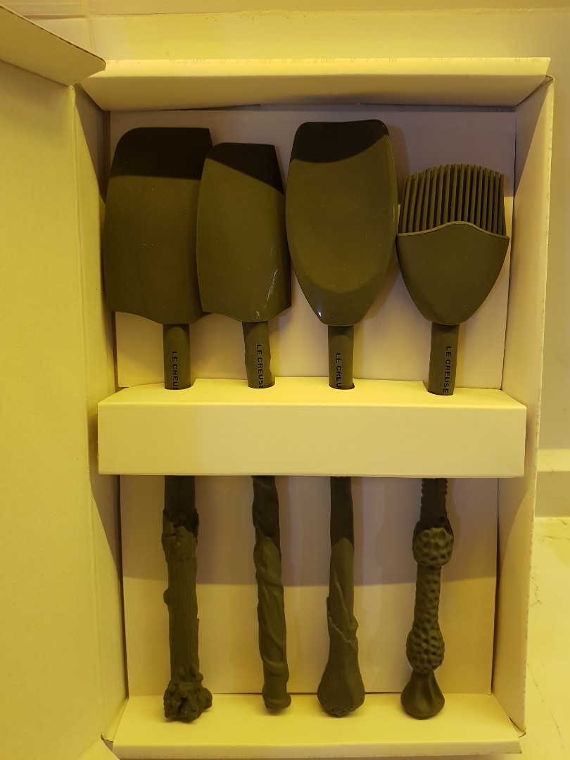 Authentic Le Creuset Harry Potter Spellcasting Spatula Set, Furniture