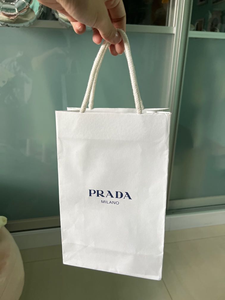 Prada paper shopping bag 2025