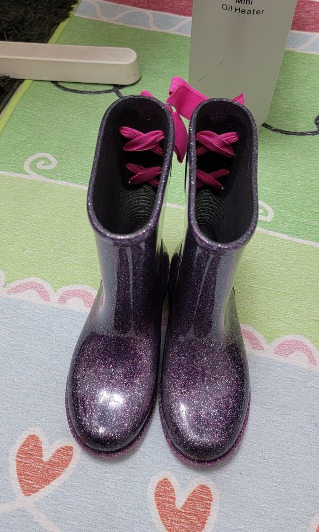 barbie rain boots for girl size 32, 兒童＆孕婦用品, 嬰兒及小童流行時尚 - Carousell
