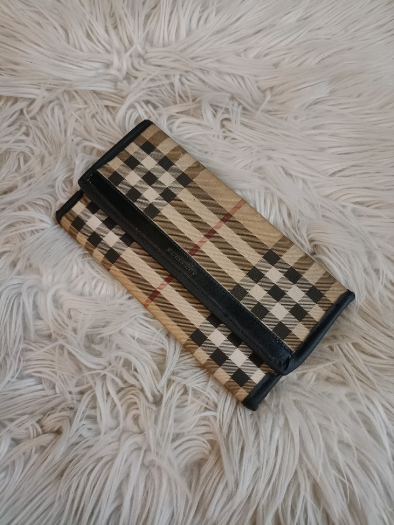 Burberry wallet/purse, Men's Fashion, Watches & Accessories, Wallets & Card  Holders on Carousell