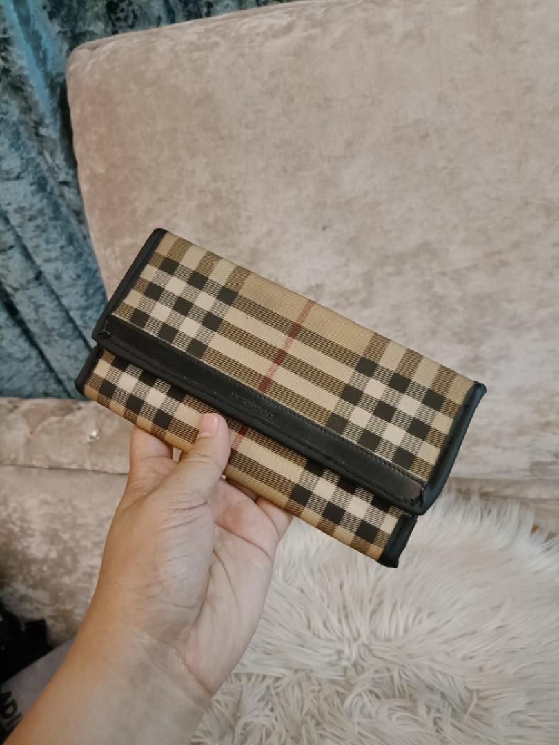 Burberry wallet/purse, Men's Fashion, Watches & Accessories, Wallets & Card  Holders on Carousell