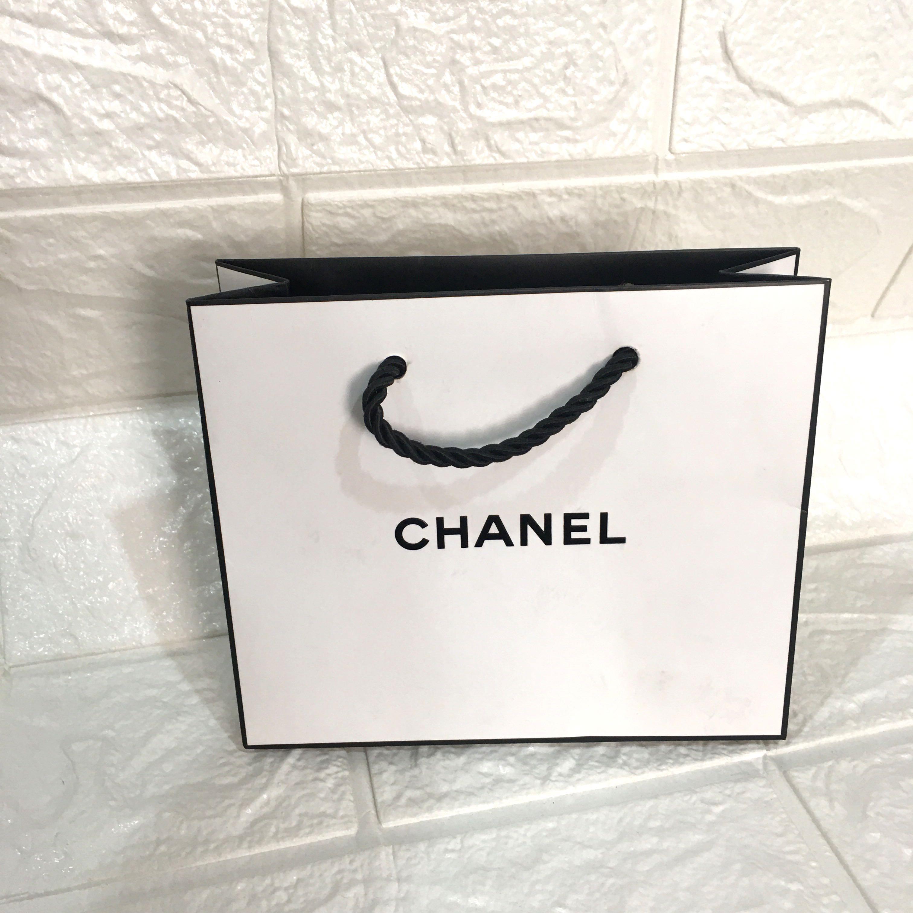 Chanel Mini Size Paper Bag (Category: Luxury Accessories) located in Manila. Submitted by thekidshop (Listing ID 1144674546, Image 1). Description: From Chanel Paris Mini Size .