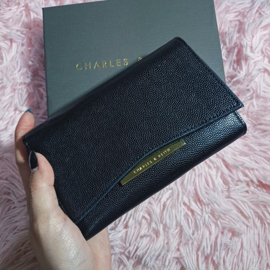 charles and keith trifold wallet