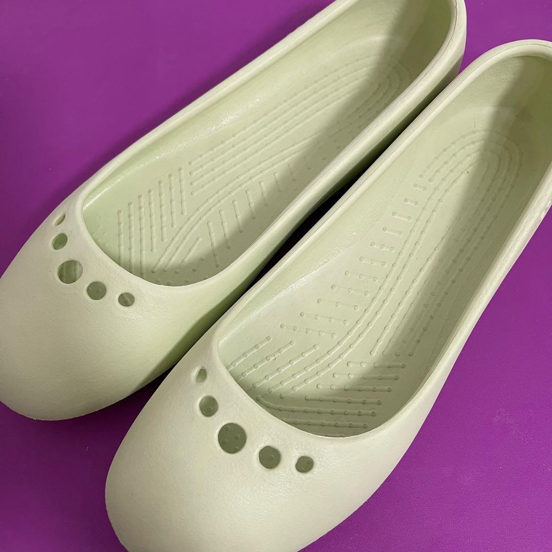Crocs Prima Women's Ballet Flats - Size 8 (no jibbits), Women's Fashion,  Footwear, Flats & Sandals on Carousell
