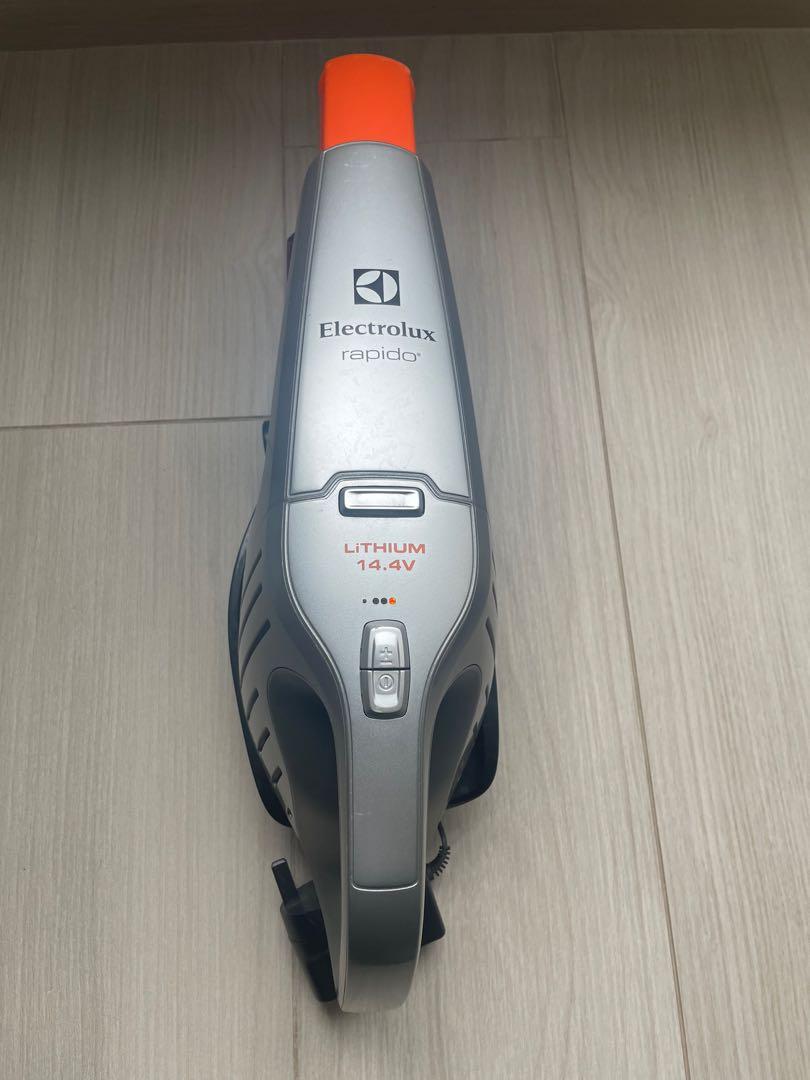 Electrolux Rapido 14.4V Handheld Vacuum Cleaner 伊萊克斯Rapido 14.4V手提式吸塵機,  家庭電器, 吸塵機＆ 家居清潔電器- Carousell