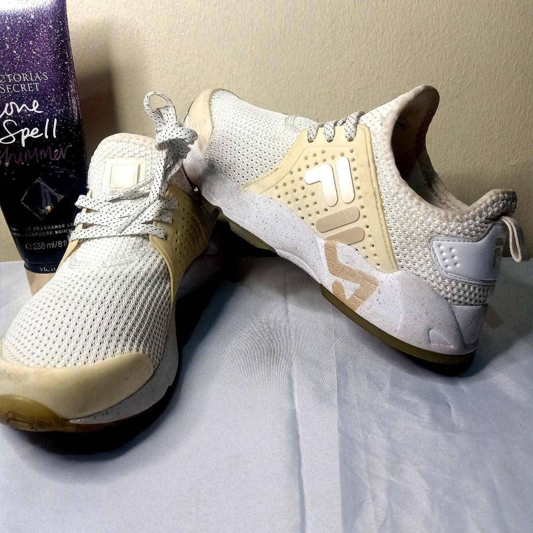 Fila Rubber Shoes white pre owned size 36 Men s Fashion