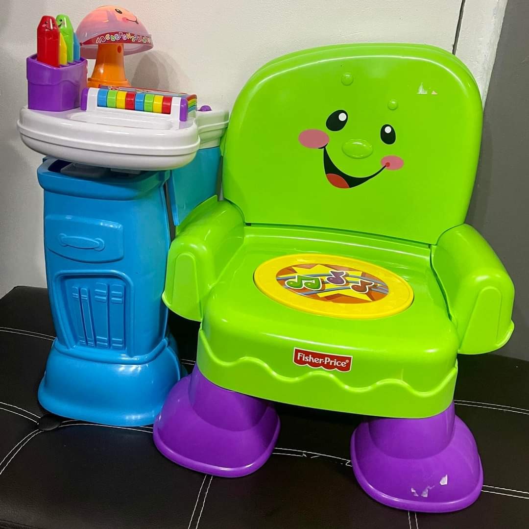 FisherPrice Laugh & Learn Song & Story Learning Chair, interactive