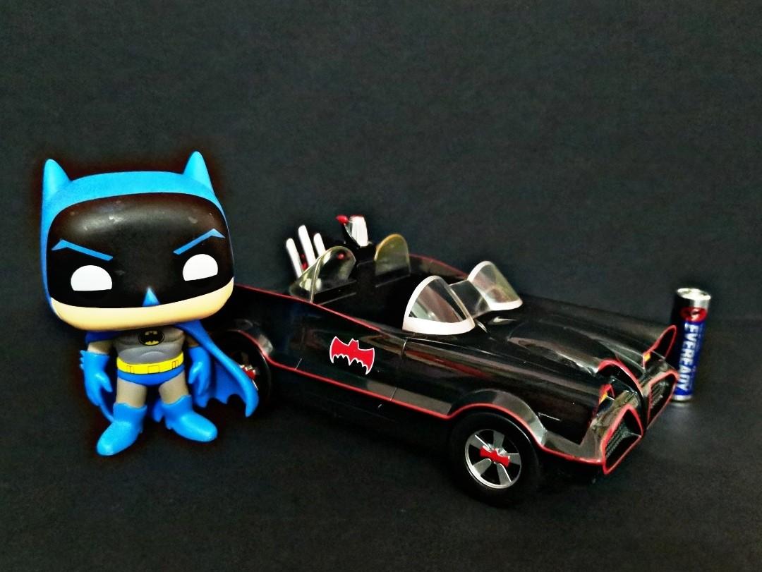 Funko Pop Batman & Batmobile, Hobbies & Toys, Collectibles & Memorabilia,  Fan Merchandise on Carousell