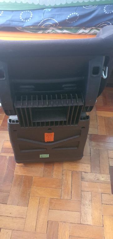 Giant Carrier Car Seat (Category: Car Seats) located in Pasig City. Submitted by minyey (Listing ID 1144666205, Image 3). Description: Selling Giant Carrier Car Seat: Meet-up at Mercedes, Pasig area Or via Grab/Lalamove delivery at buyer's expense Text me for faster transaction 09054142859 Condition: Fairly used, needs cleaning. Cosmetics: With scratches from previous usage. RFS: Not using anymore, baby's grown up. -Reclining seat -Seat harness (