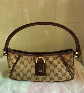 (Category: ) located in . Submitted by coco_sg (Listing ID 1144673594, Image 1). Description: .