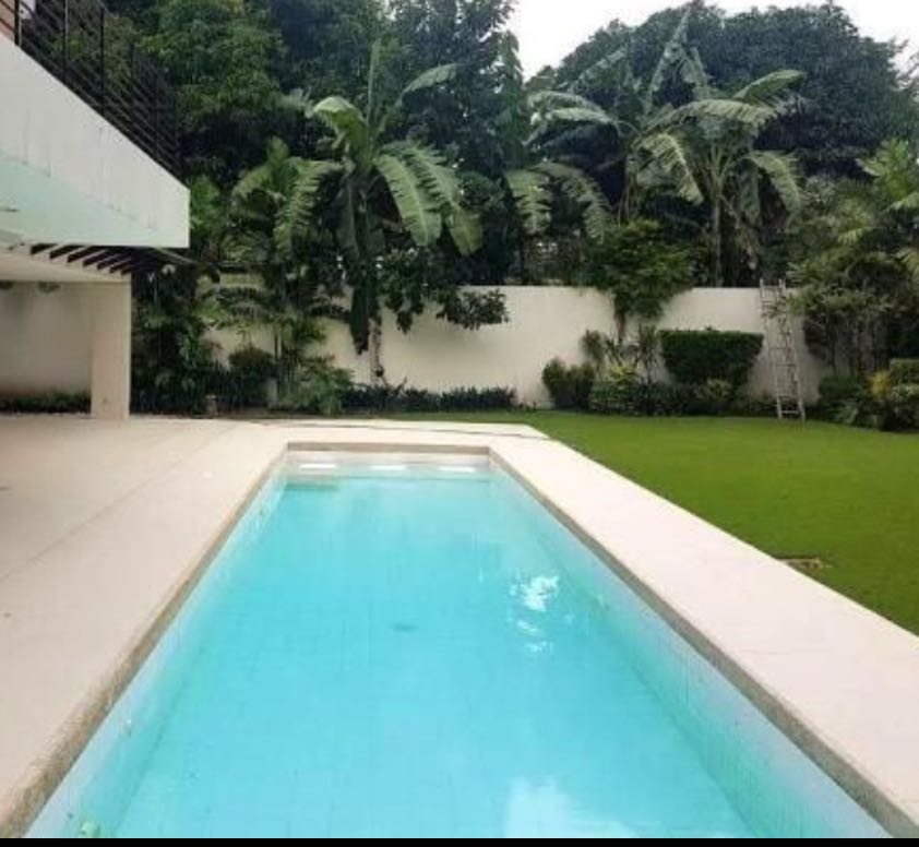 1,360 sqm La Vista house for sale near Loyola Grand Villas Ayala