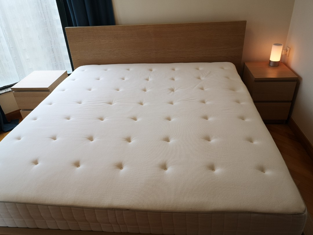 Ikea king size mattress and bedframe, 傢俬＆家居, 傢俬, 床架及床褥 Carousell