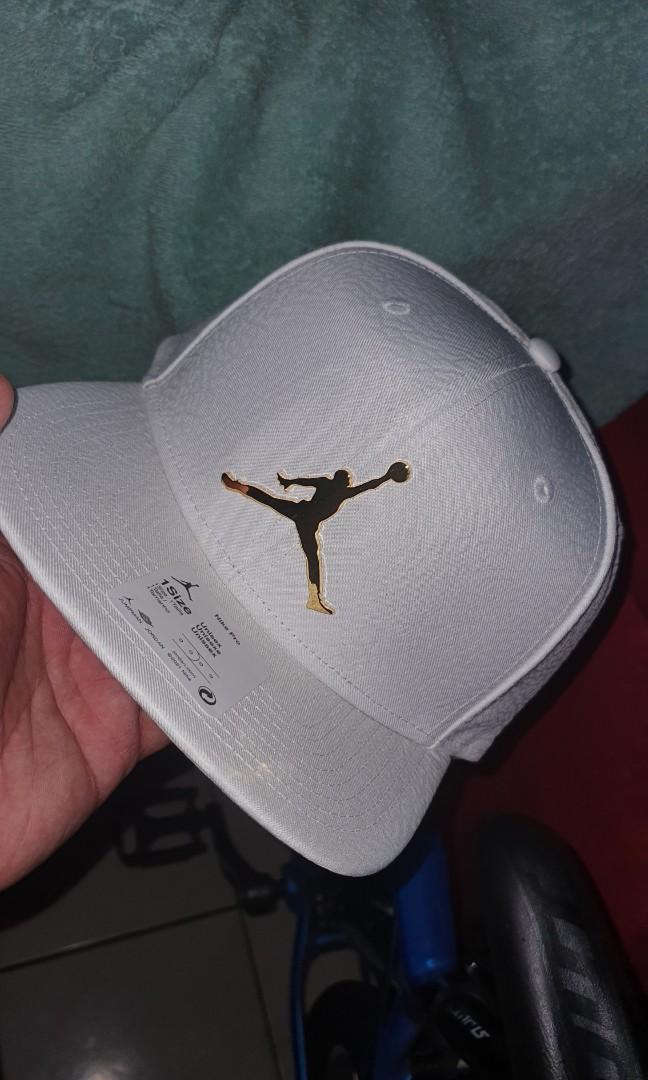 White and store gold jordan hat