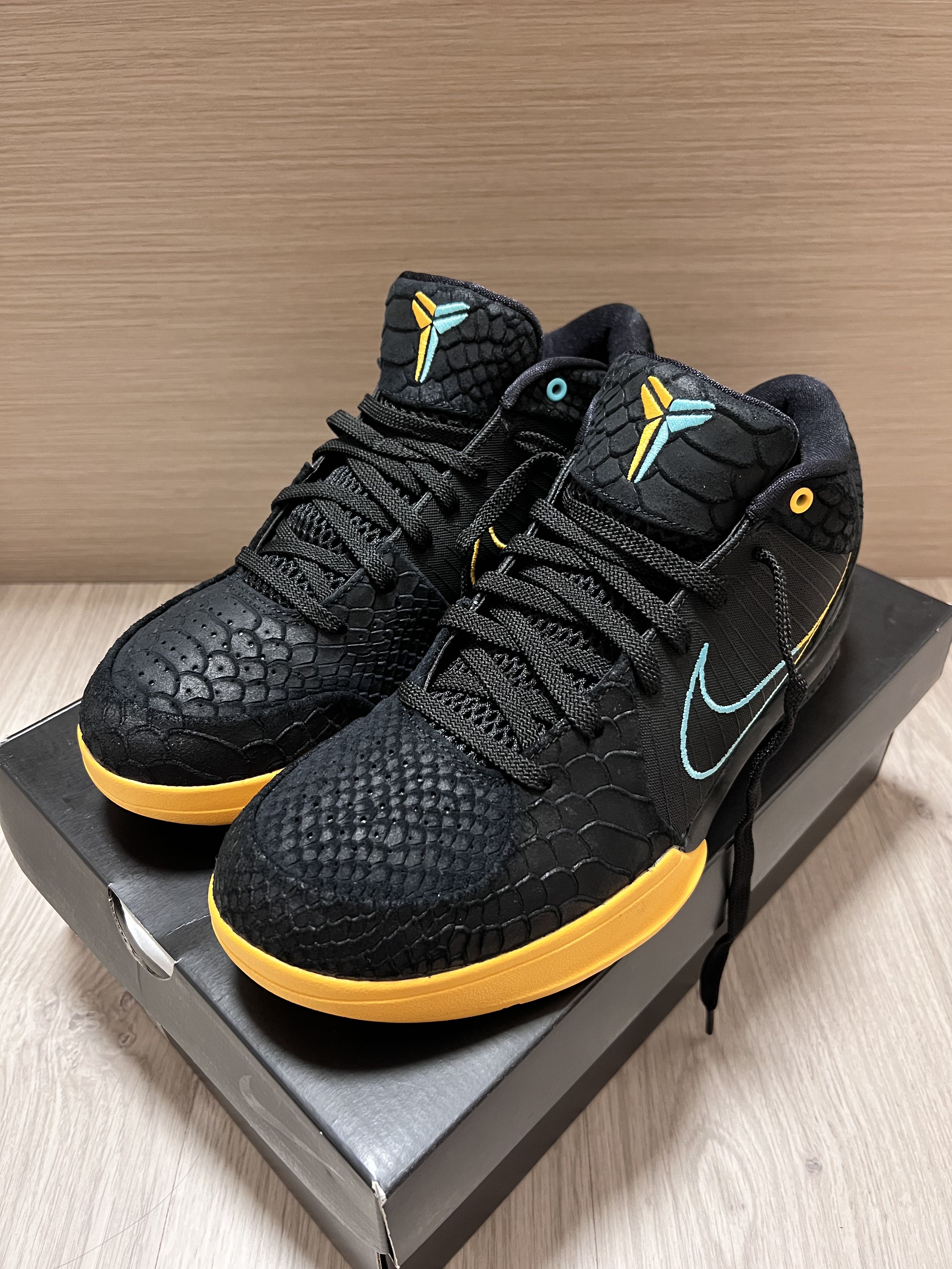 Kobe 4 Protro FTB snake, 男裝, 鞋, 波鞋- Carousell