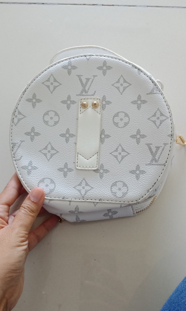 Preloved LV white round shape, Women's Fashion, Bags & Wallets